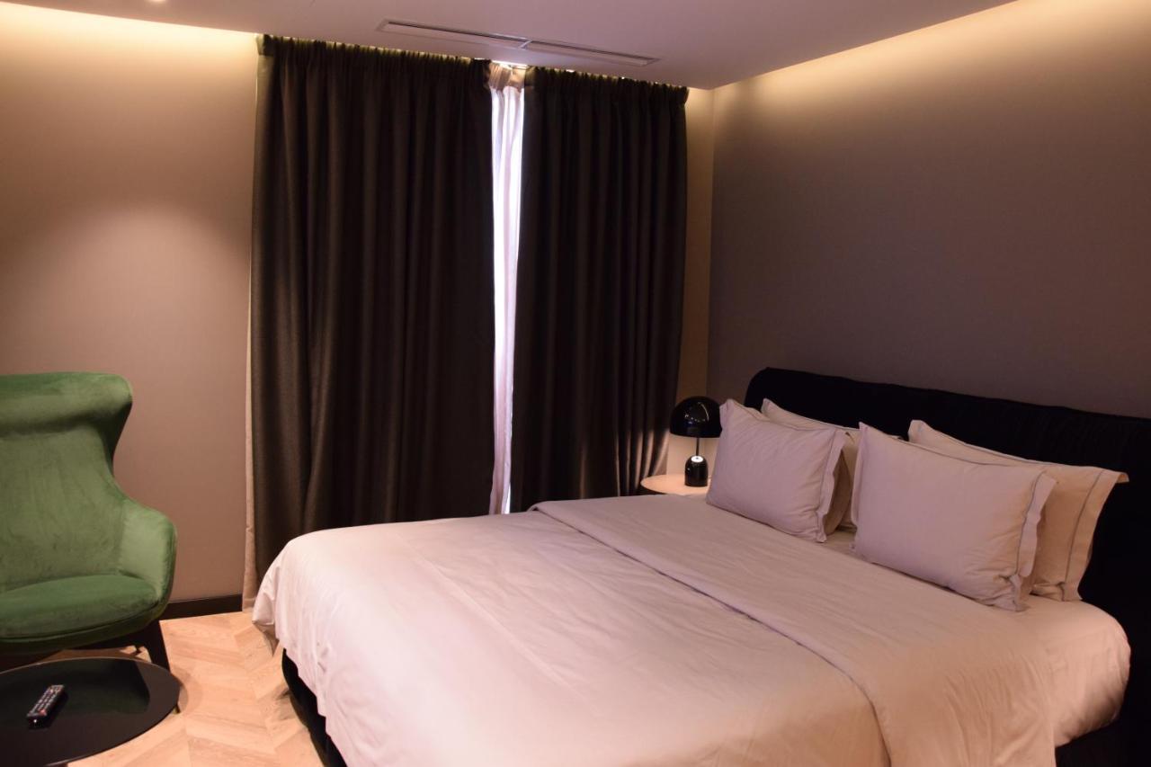 Hotel Unik Tirana Buitenkant foto